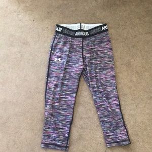 Kids colourful capris from under armour, good shape